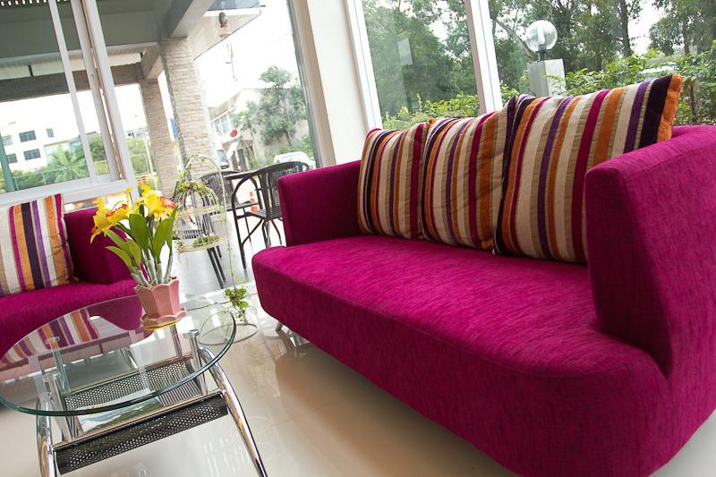 เดอะ เซนทริโน เซอร์วิส เรสซิเดนซ์ Hotel สุราษฎร์ธานี ภายนอก รูปภาพ